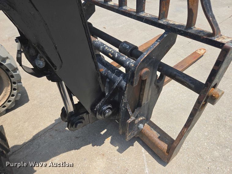 image for item DU7914 2017 JLG G5-18A telehandler