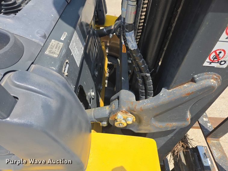 image for item DU7915 2018 Komatsu FG25T-16 forklift