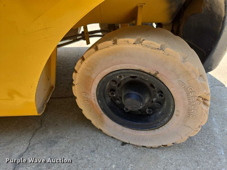 image for item DU7915 2018 Komatsu FG25T-16 forklift