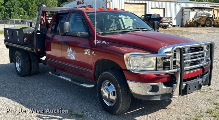 image for item DU9191 2007 Dodge Ram 3500 Quad Cab flatbed pickup truck