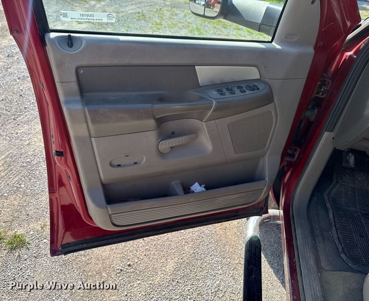 image for item DU9191 2007 Dodge Ram 3500 Quad Cab flatbed pickup truck