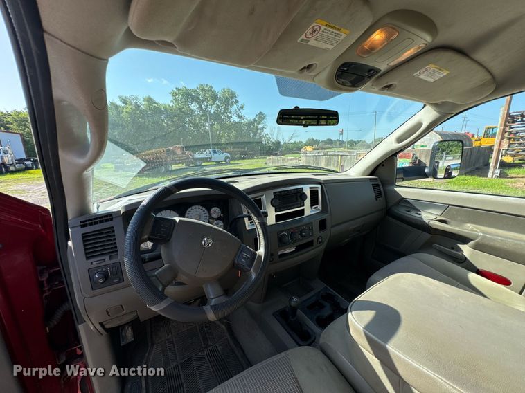 image for item DU9191 2007 Dodge Ram 3500 Quad Cab flatbed pickup truck