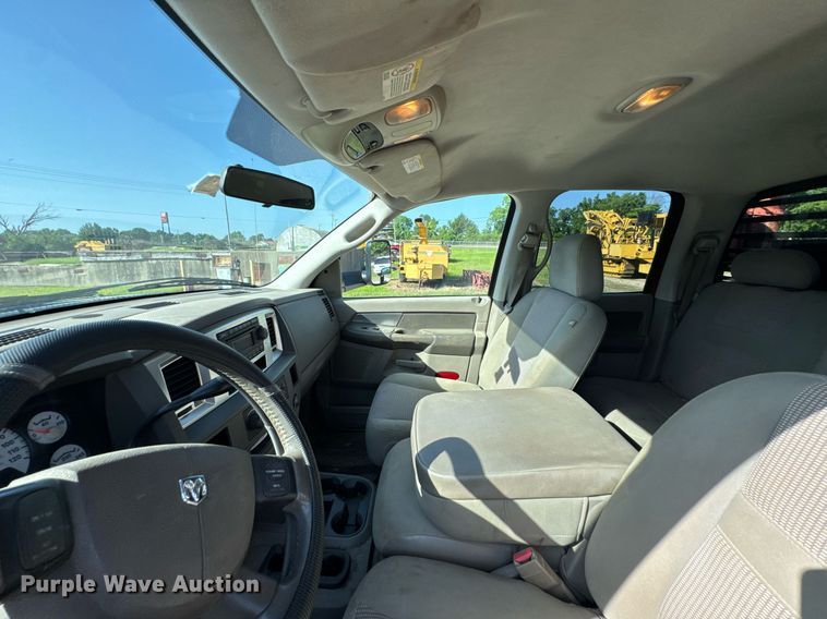 image for item DU9191 2007 Dodge Ram 3500 Quad Cab flatbed pickup truck