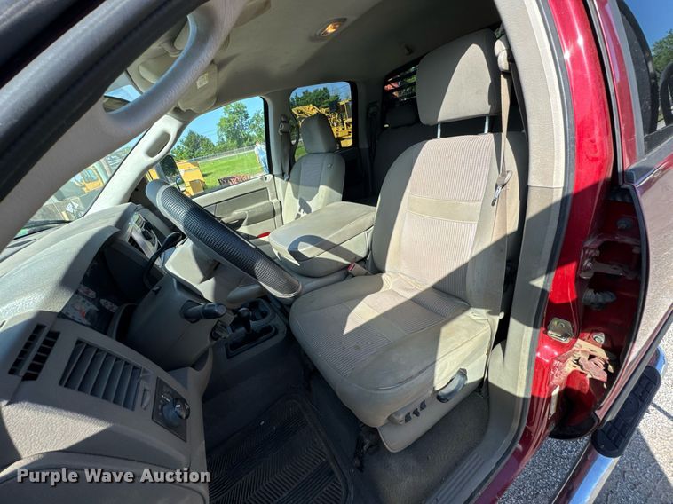 image for item DU9191 2007 Dodge Ram 3500 Quad Cab flatbed pickup truck