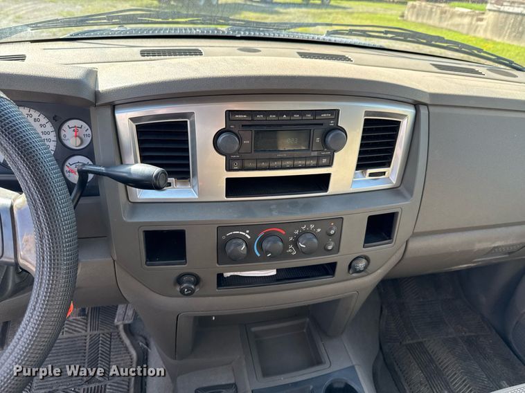 image for item DU9191 2007 Dodge Ram 3500 Quad Cab flatbed pickup truck