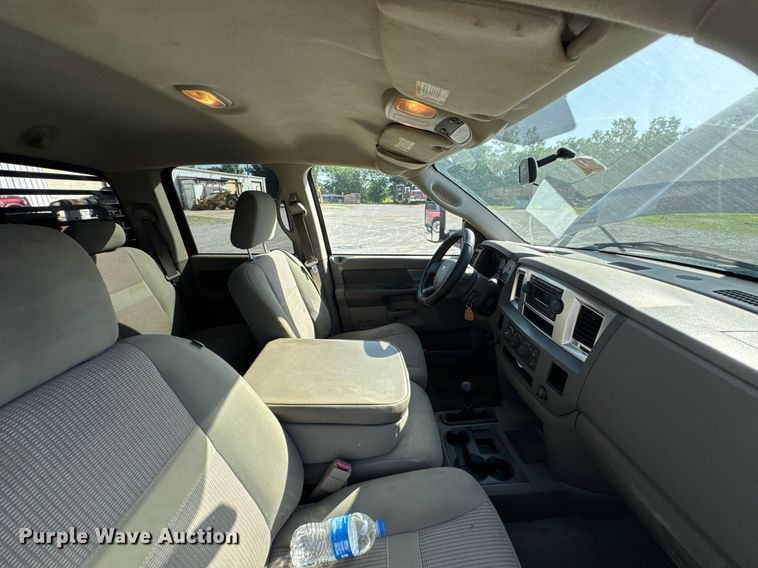 image for item DU9191 2007 Dodge Ram 3500 Quad Cab flatbed pickup truck