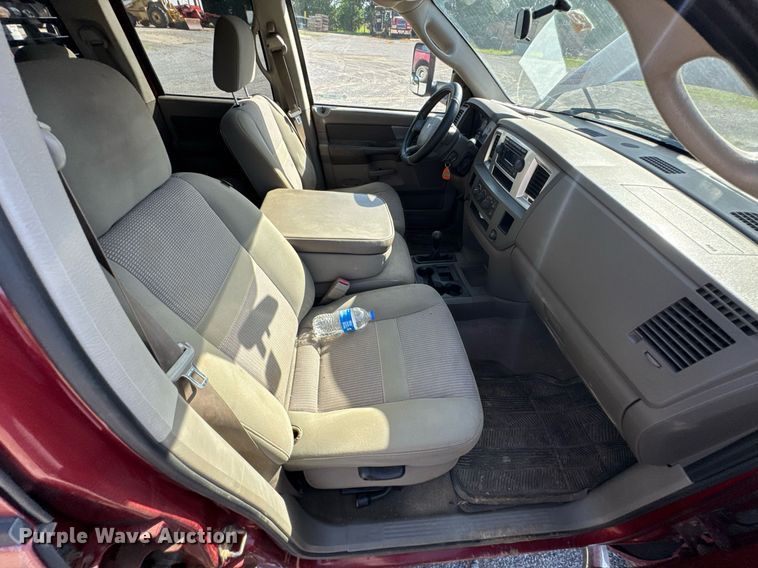 image for item DU9191 2007 Dodge Ram 3500 Quad Cab flatbed pickup truck