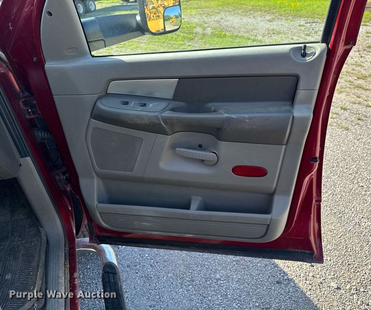 image for item DU9191 2007 Dodge Ram 3500 Quad Cab flatbed pickup truck