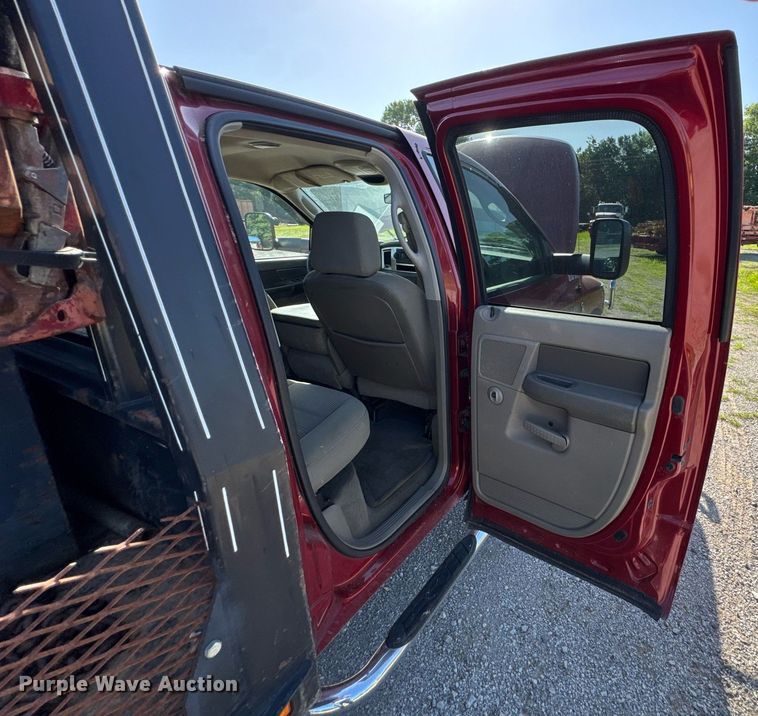 image for item DU9191 2007 Dodge Ram 3500 Quad Cab flatbed pickup truck