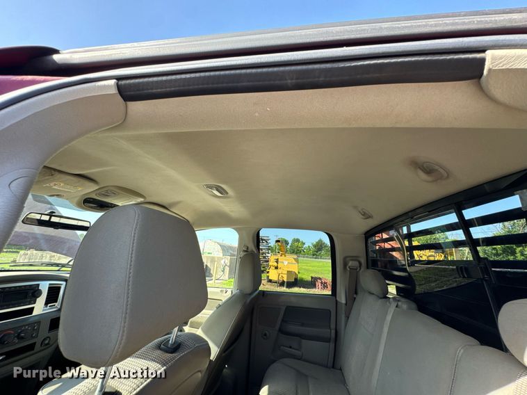 image for item DU9191 2007 Dodge Ram 3500 Quad Cab flatbed pickup truck