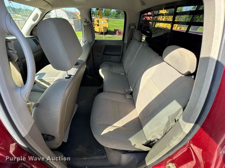 image for item DU9191 2007 Dodge Ram 3500 Quad Cab flatbed pickup truck