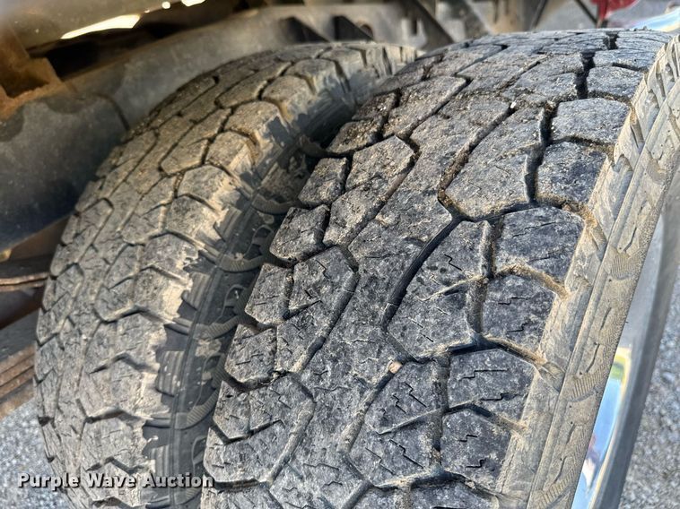 image for item DU9191 2007 Dodge Ram 3500 Quad Cab flatbed pickup truck