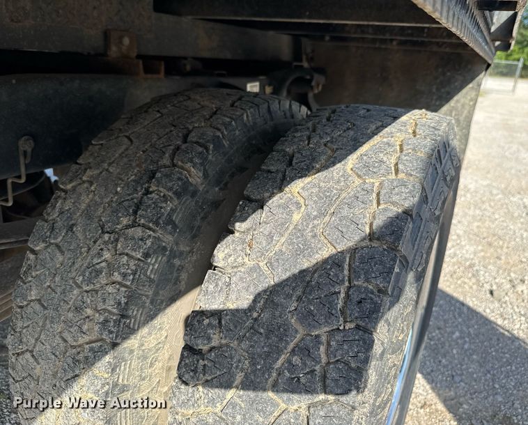 image for item DU9191 2007 Dodge Ram 3500 Quad Cab flatbed pickup truck