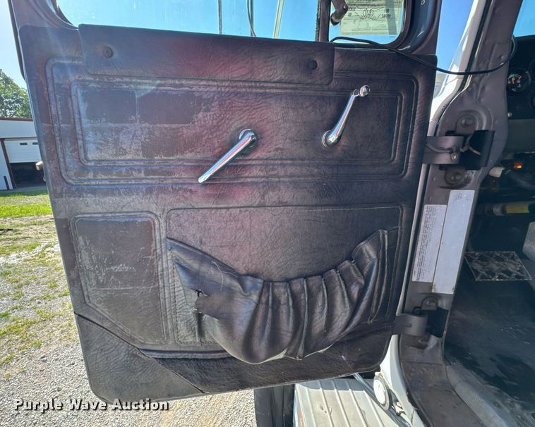 image for item DU9192 1999 Mack RD690S dump truck