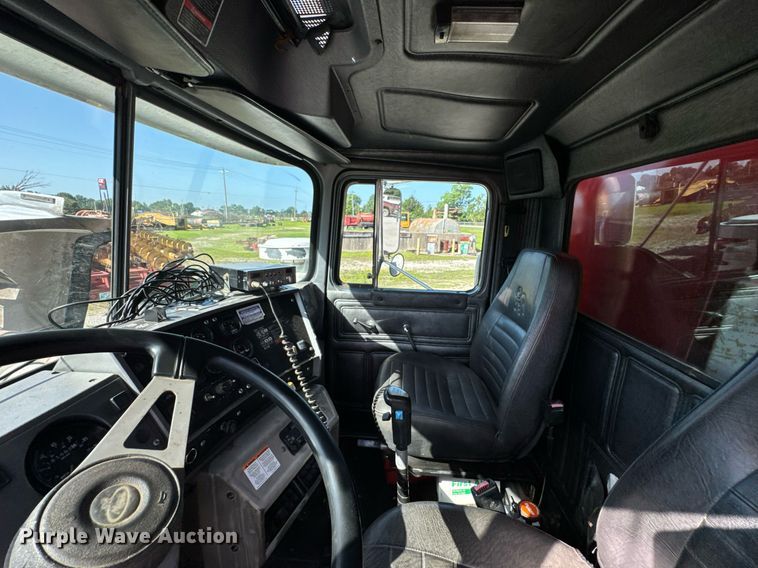 image for item DU9192 1999 Mack RD690S dump truck