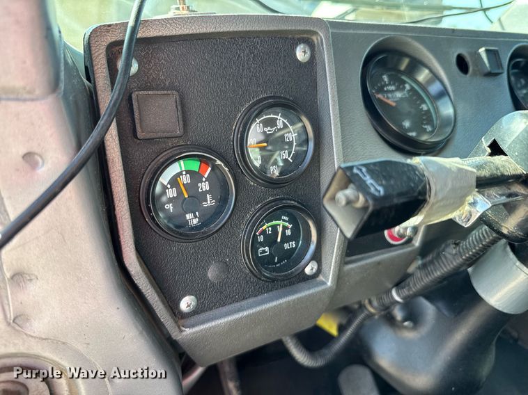 image for item DU9192 1999 Mack RD690S dump truck