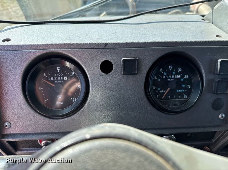 image for item DU9192 1999 Mack RD690S dump truck