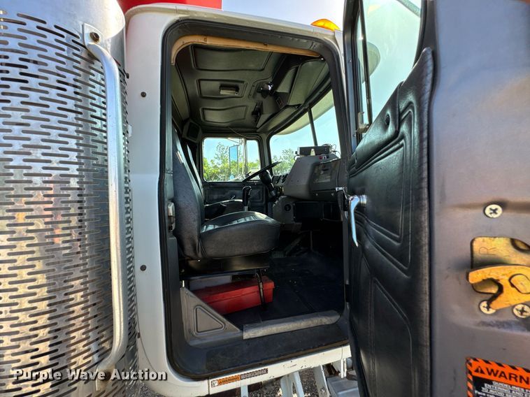 image for item DU9192 1999 Mack RD690S dump truck