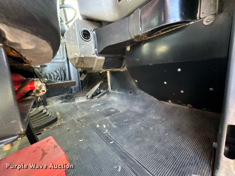 image for item DU9192 1999 Mack RD690S dump truck