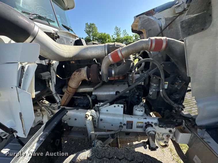 image for item DU9192 1999 Mack RD690S dump truck