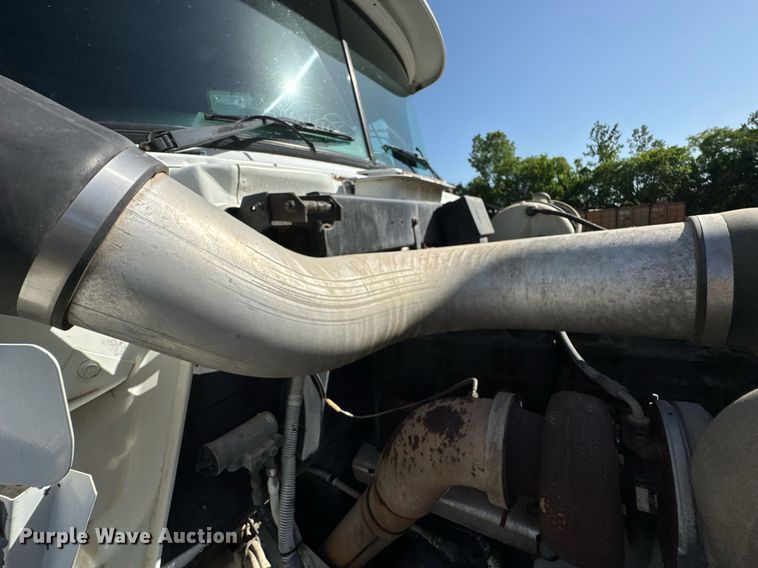 image for item DU9192 1999 Mack RD690S dump truck