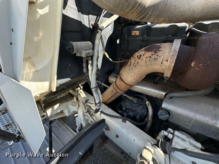 image for item DU9192 1999 Mack RD690S dump truck