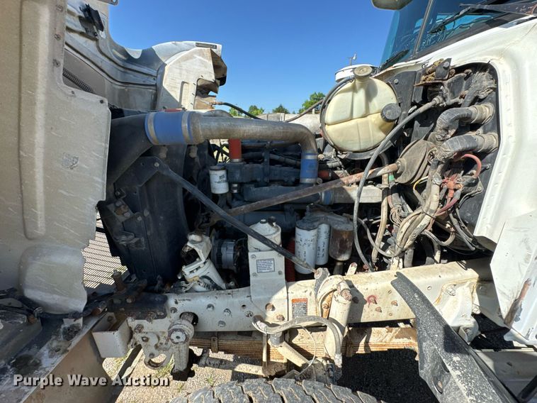 image for item DU9192 1999 Mack RD690S dump truck