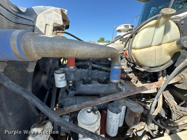 image for item DU9192 1999 Mack RD690S dump truck