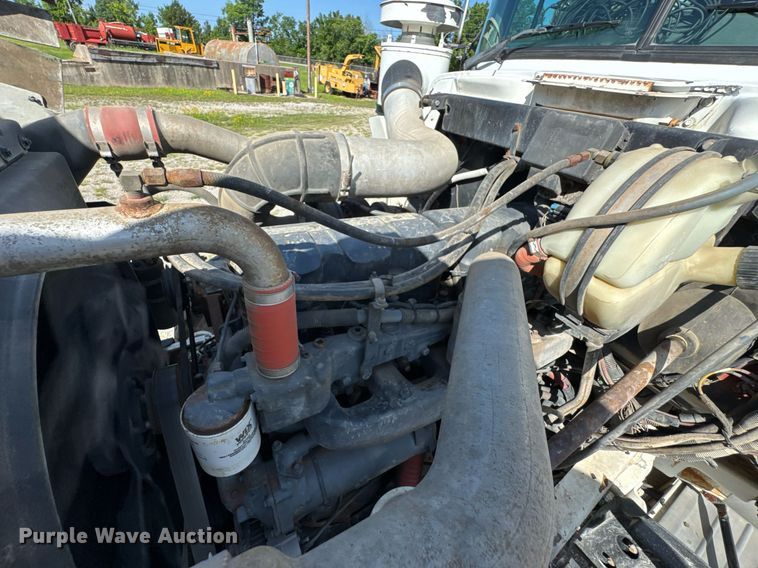 image for item DU9192 1999 Mack RD690S dump truck