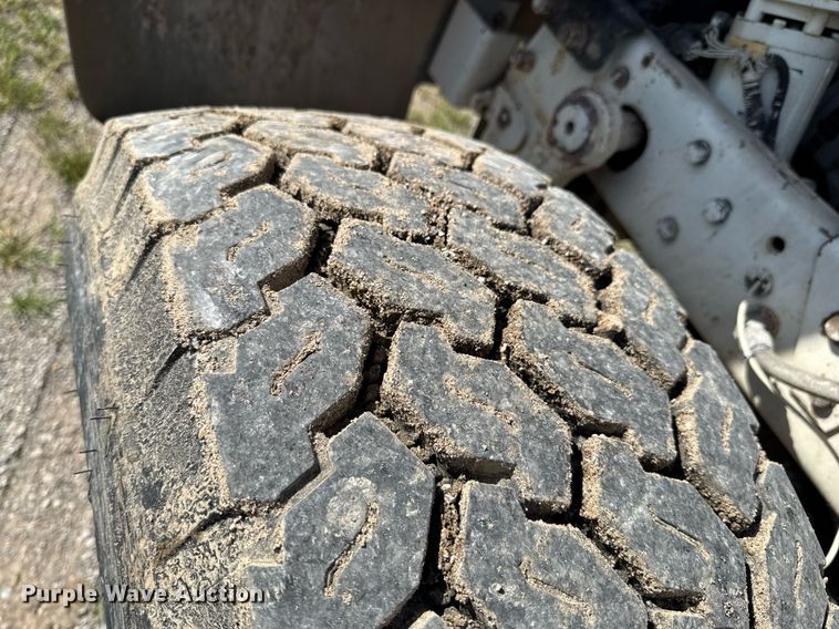 image for item DU9192 1999 Mack RD690S dump truck