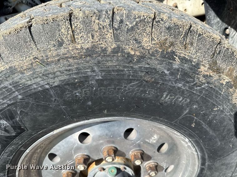 image for item DU9192 1999 Mack RD690S dump truck