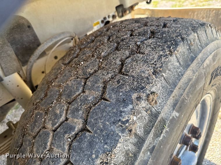 image for item DU9192 1999 Mack RD690S dump truck