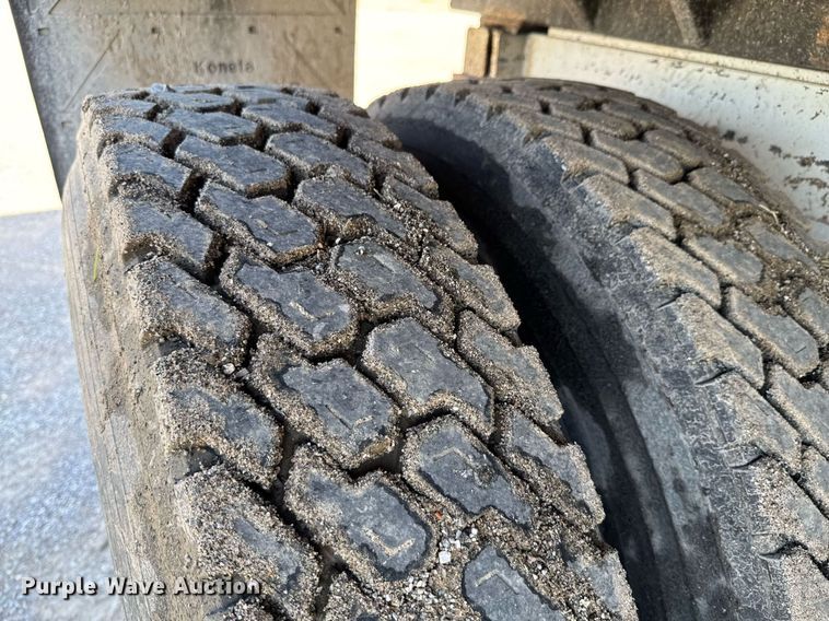 image for item DU9192 1999 Mack RD690S dump truck