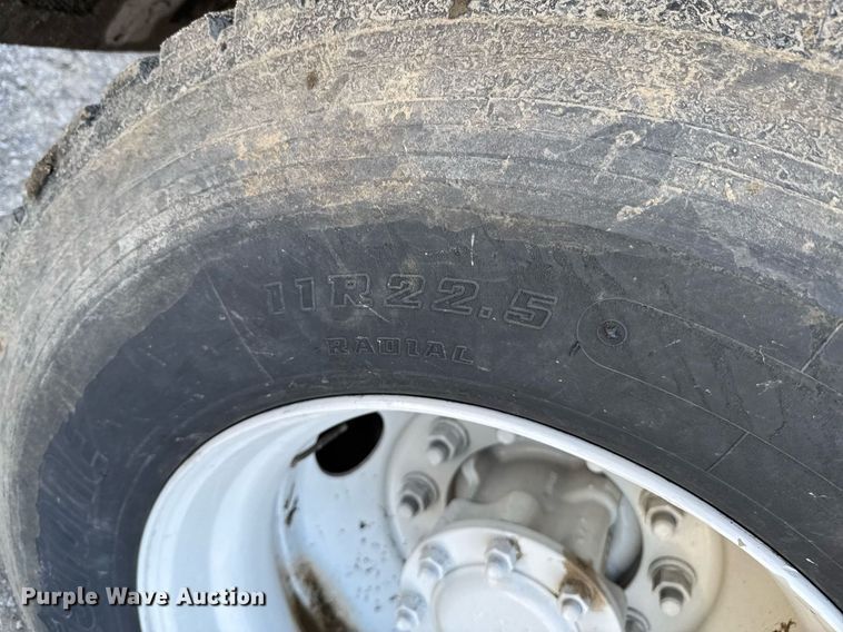 image for item DU9192 1999 Mack RD690S dump truck