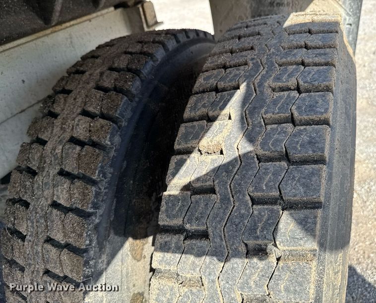 image for item DU9192 1999 Mack RD690S dump truck