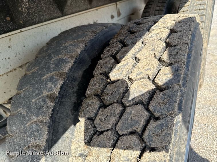 image for item DU9192 1999 Mack RD690S dump truck