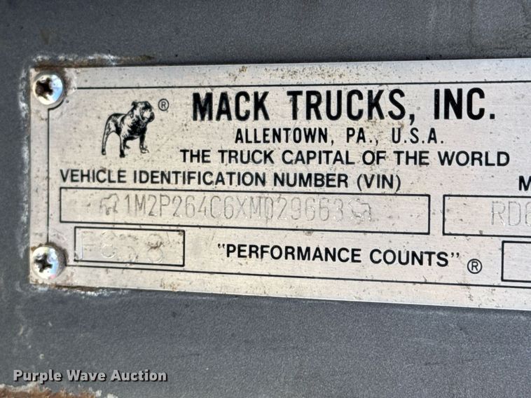 image for item DU9192 1999 Mack RD690S dump truck