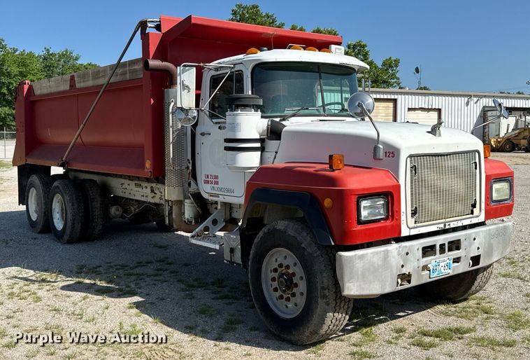 ロボット mack 大型汎用ロボット（可搬質量300kg以下）：川崎重工