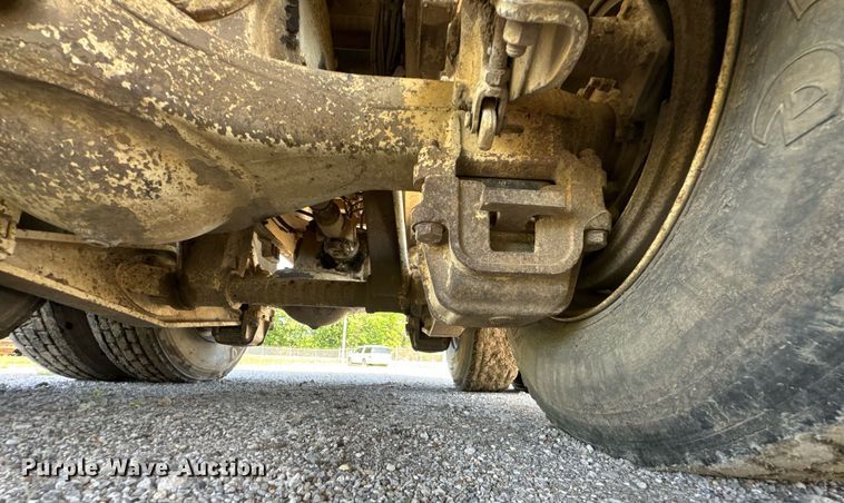 image for item DU9193 1999 Mack RD690S dump truck