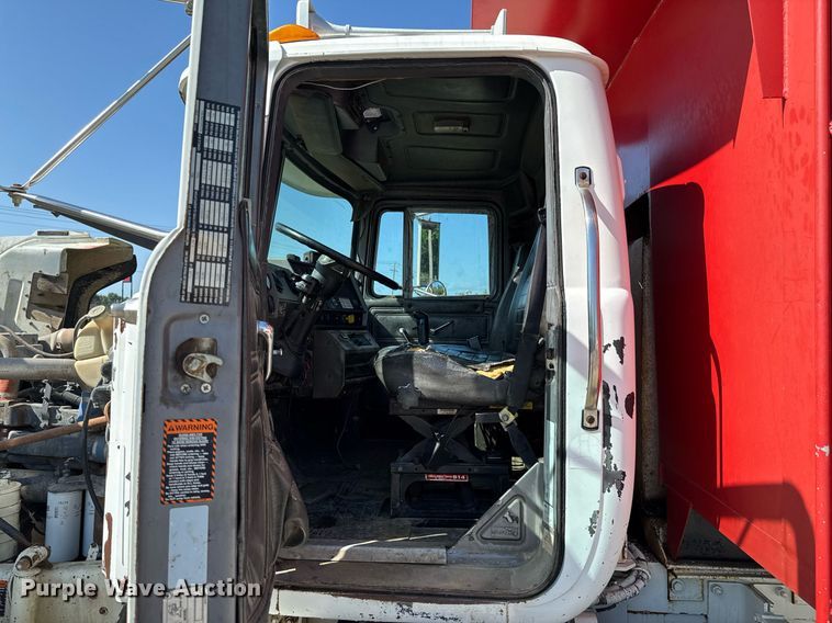 image for item DU9193 1999 Mack RD690S dump truck