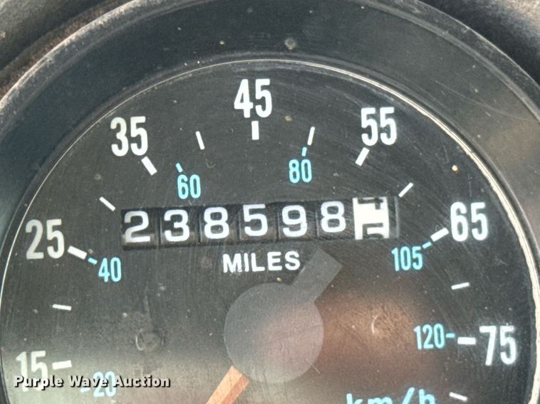 image for item DU9193 1999 Mack RD690S dump truck