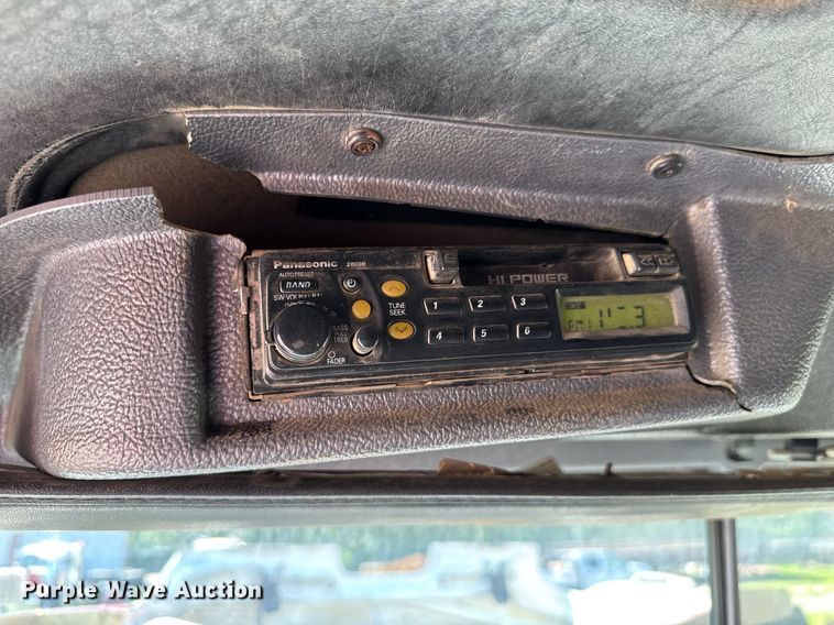 image for item DU9193 1999 Mack RD690S dump truck