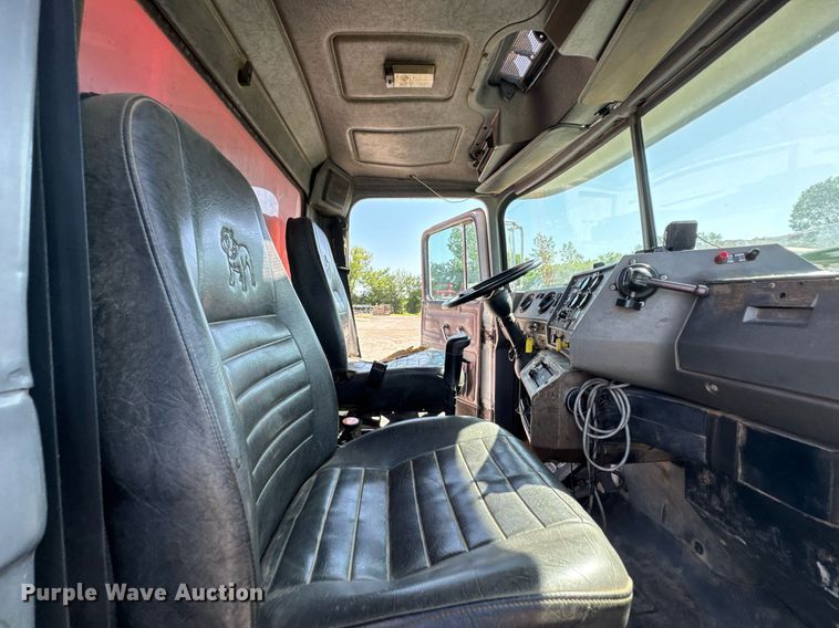 image for item DU9193 1999 Mack RD690S dump truck