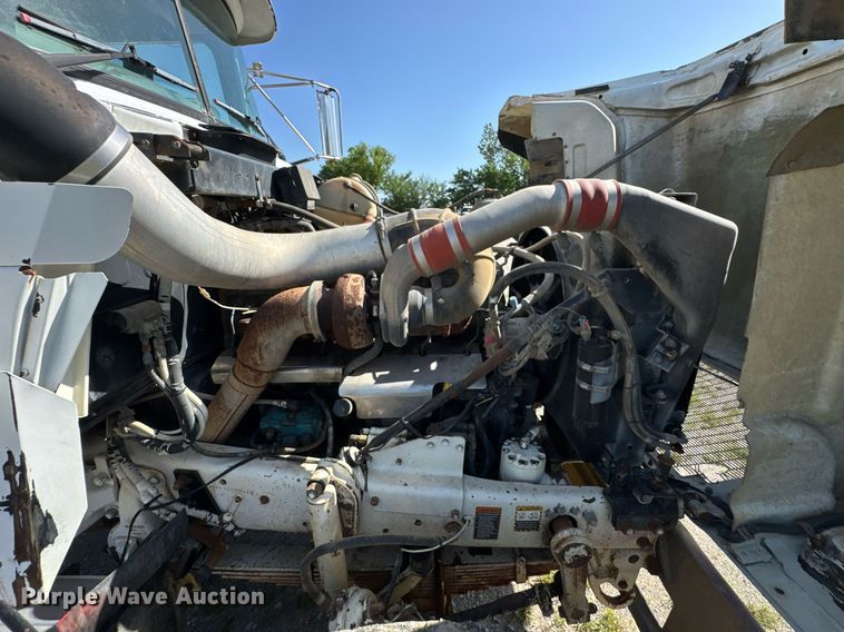 image for item DU9193 1999 Mack RD690S dump truck