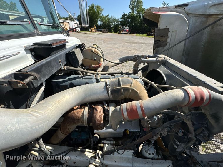 image for item DU9193 1999 Mack RD690S dump truck