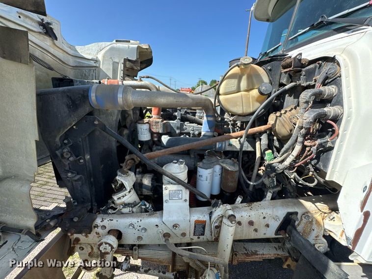 image for item DU9193 1999 Mack RD690S dump truck