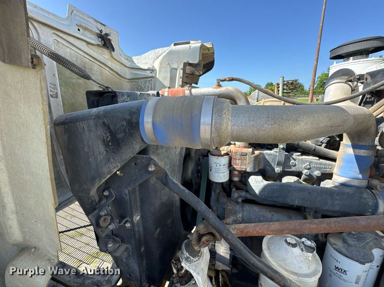 image for item DU9193 1999 Mack RD690S dump truck