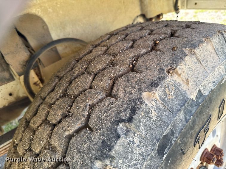 image for item DU9193 1999 Mack RD690S dump truck