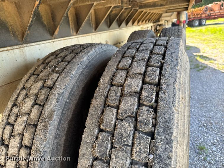 image for item DU9193 1999 Mack RD690S dump truck