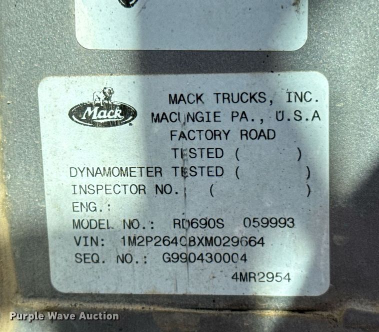 image for item DU9193 1999 Mack RD690S dump truck